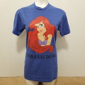 Disney shirt Small Ariel Little Mermaid Go On & Kiss The Girl graphic retro